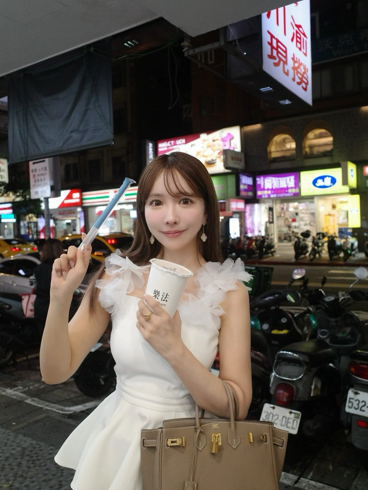 Mikami Yua khoe nét đẹp đầy tinh tế và hấp dẫn