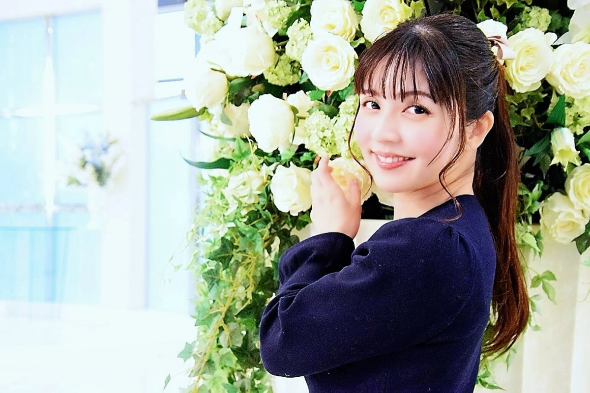 Yui Akane tỏa sáng với thần thái gợi cảm