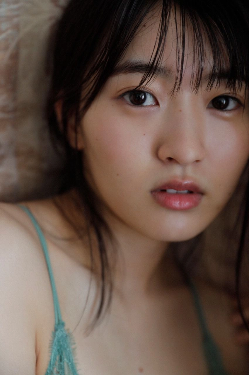 Yuri Yoshinaga lồn múp hồng hào nóng bỏng kích thích điên