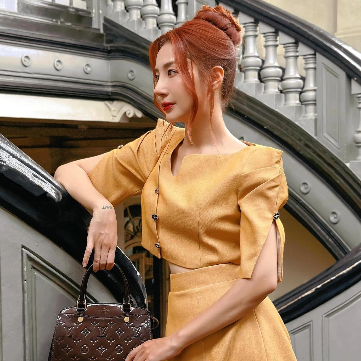 Hình nền gái cute thích hợp làm wallpaper điện thoại.