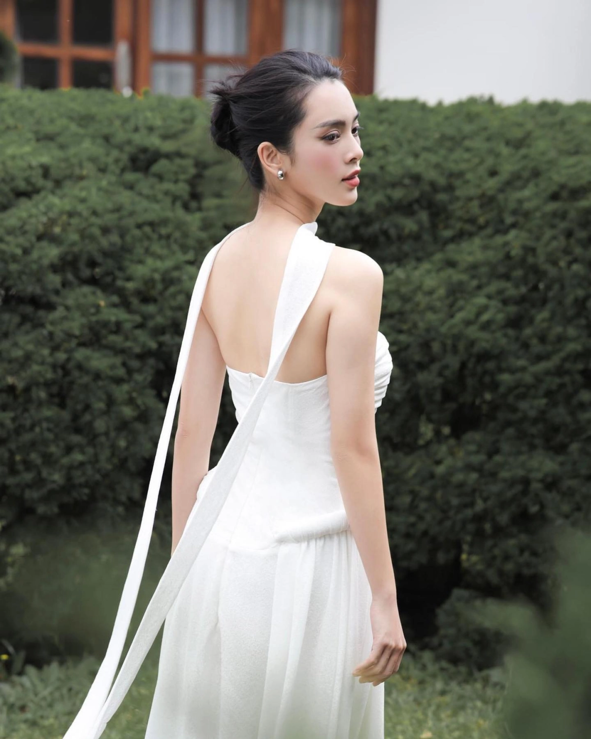 Hình ảnh cô gái dễ thương phù hợp chia sẻ mạng xã hội.