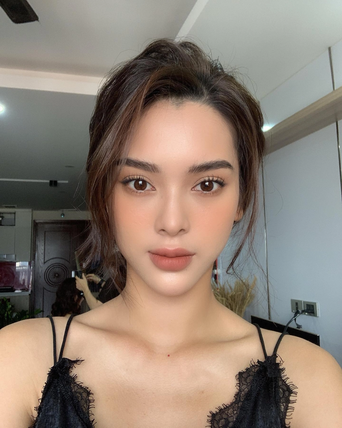 Gái xinh phong cách học đường tạo cảm giác giản dị.