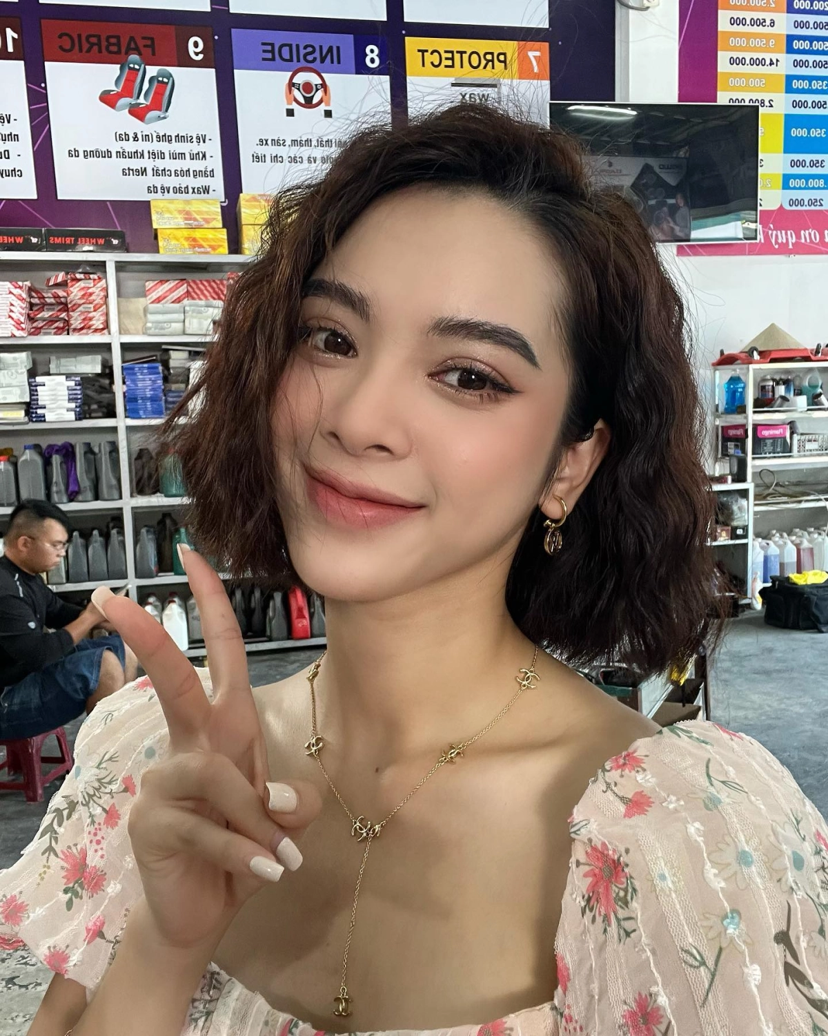 Ảnh gái xinh phong cách trong trẻo tạo cảm giác tươi mới.