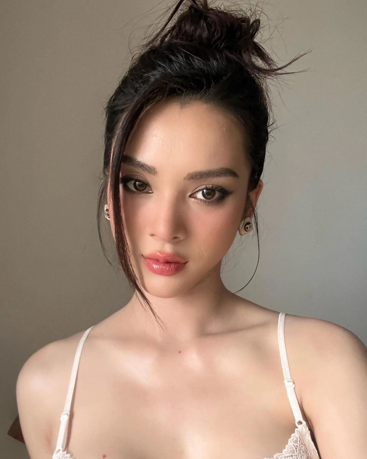 Cô gái xinh style dễ thương mang nét đáng yêu.